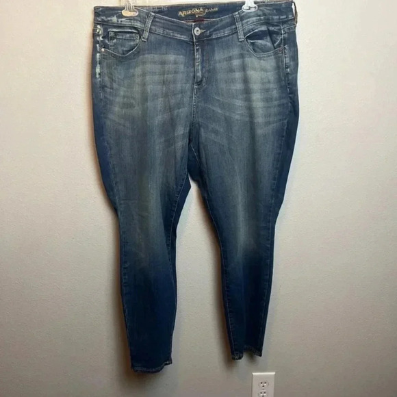 Arizona curvy super skinny high rise plus size jeans. - Picture 2 of 10